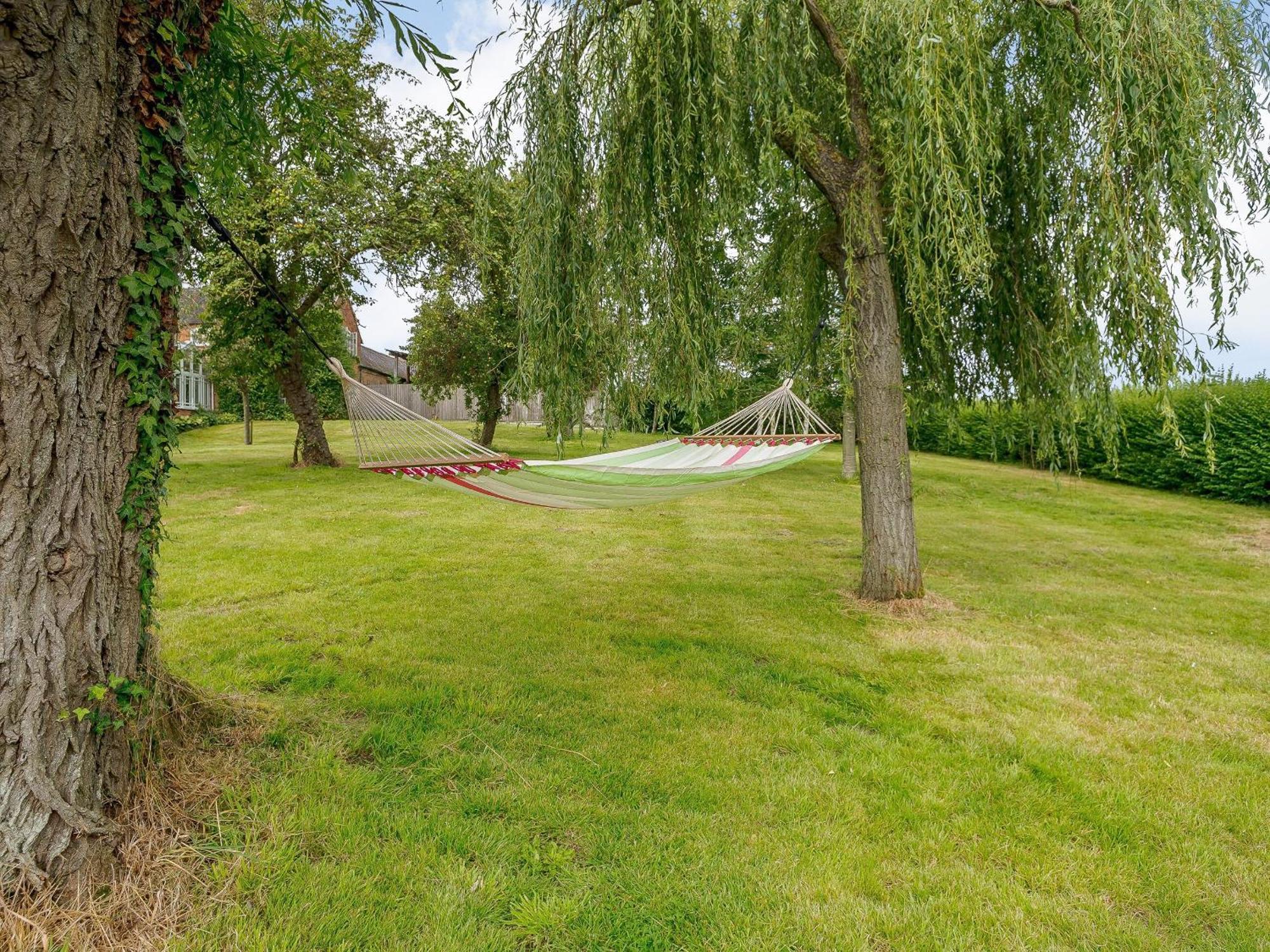 Under Willows - Uk12608 Burton Overy Ngoại thất bức ảnh